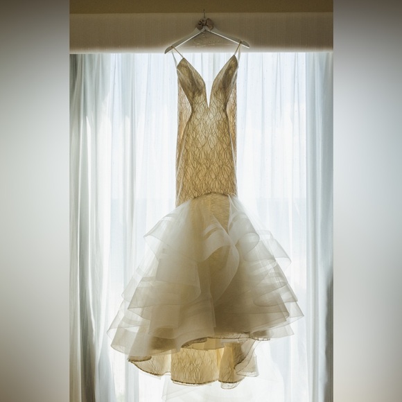 LAZARO #3704 WEDDING DRESS - Picture 5 of 7